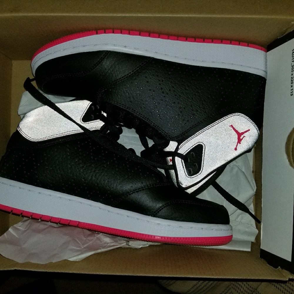 Women Jordan shoes